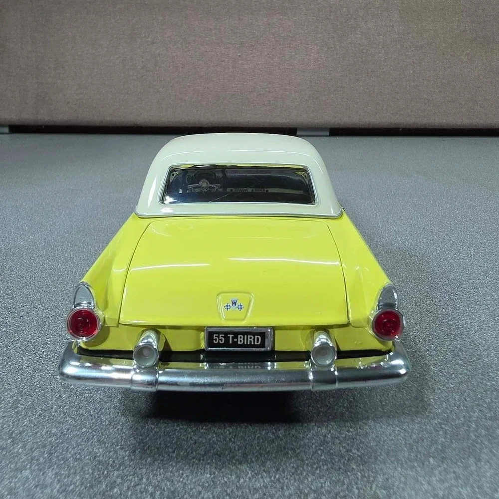 Roadlegends Ford 1955 Thunderbird Diecast Model Car Excellent